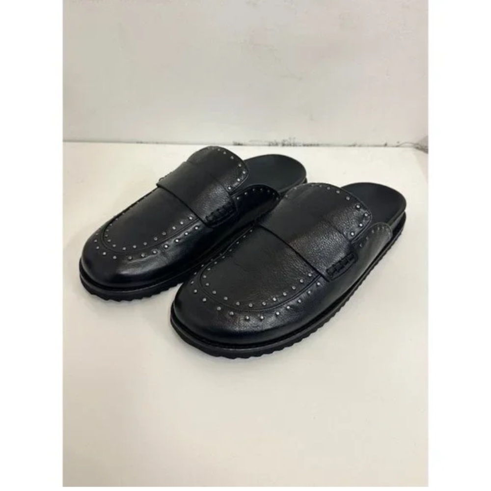 Freda Salvador Mules